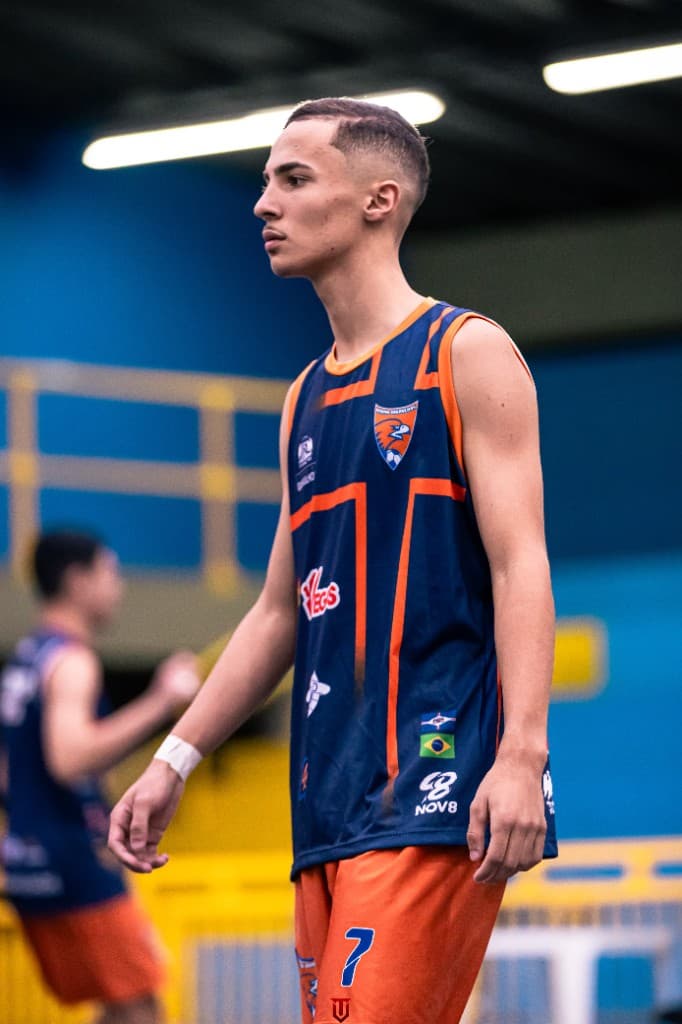 Matheus Ryan Dubas da Silva Nerys, ala direito de futsal do Wimpro Guarulhos